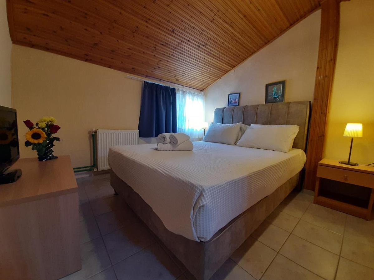 Hotel Flesvos Pefkochori Exteriör bild